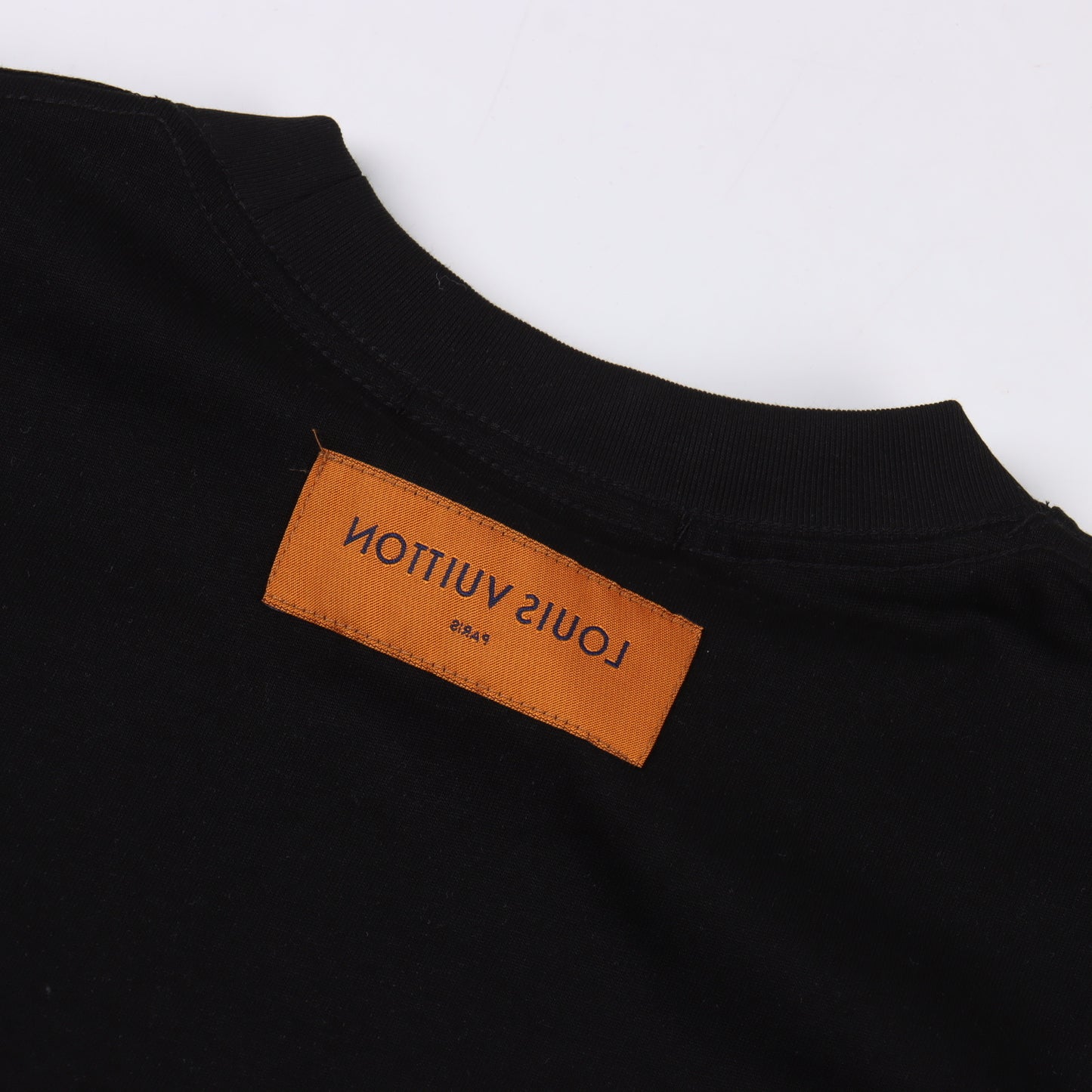 LOUIS VUITTON T-SHIRT - SUPER CLONE
