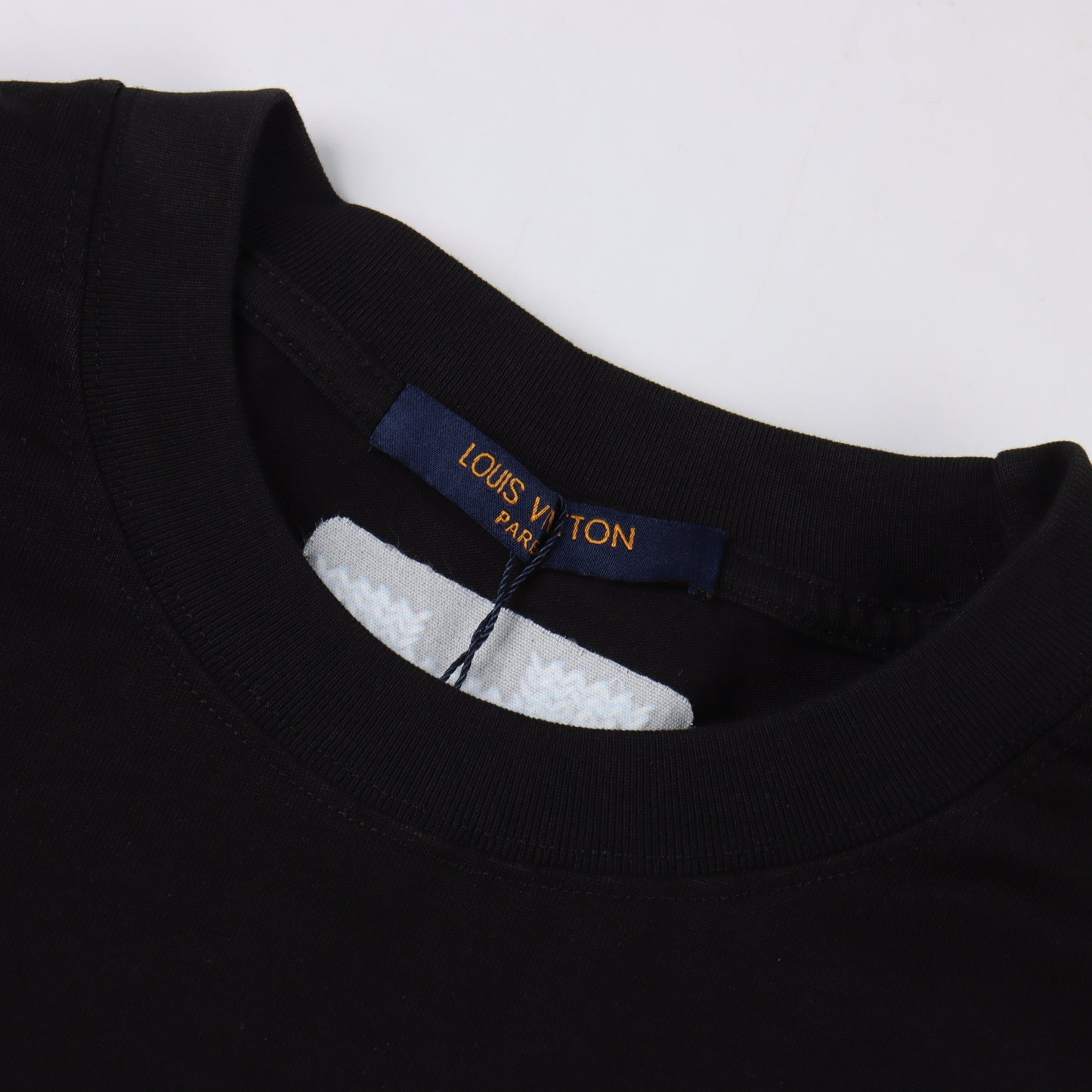 LOUIS VUITTON T-SHIRT - SUPER CLONE