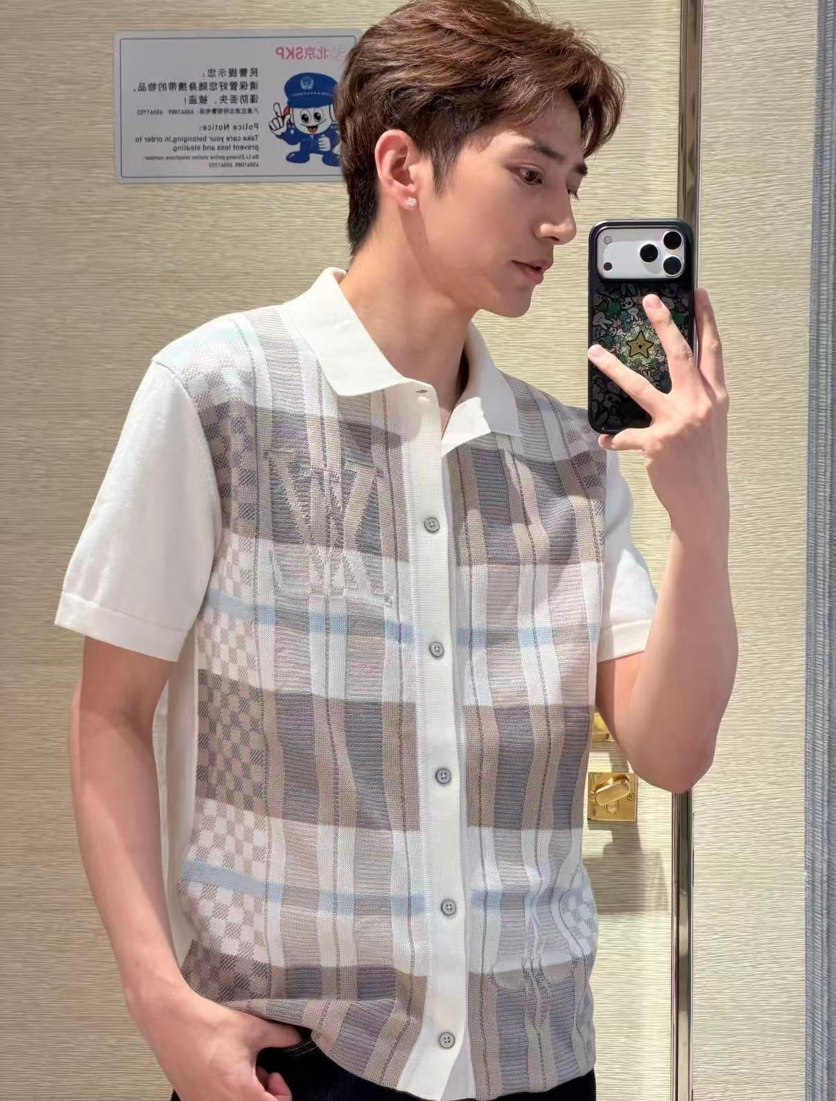 LOUIS VUITTON T-SHIRT - SUPER CLONE