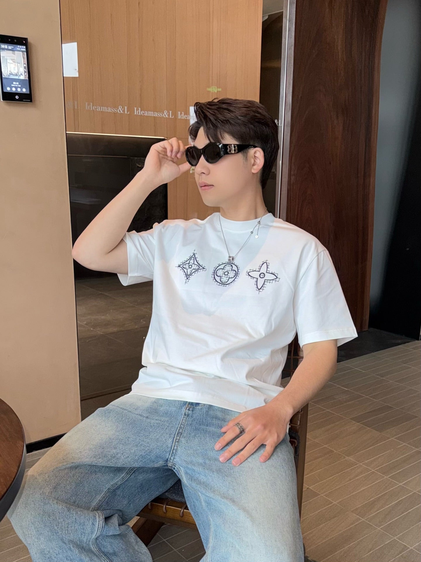 LOUIS VUITTON T-SHIRT - SCHWARZ / WEIß - SUPER CLONE 260g