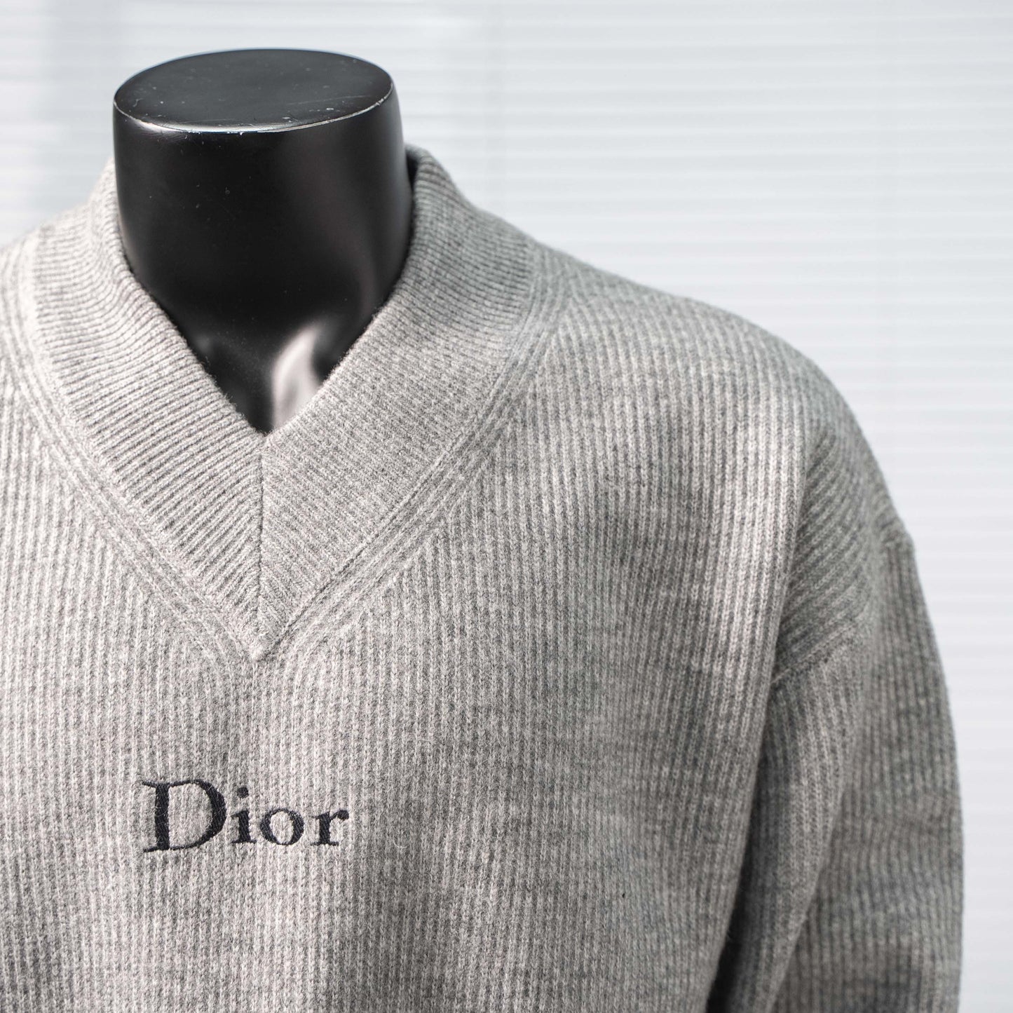 DIOR CD V-NECK WOOL SWEATER – 1:1 HIGH END