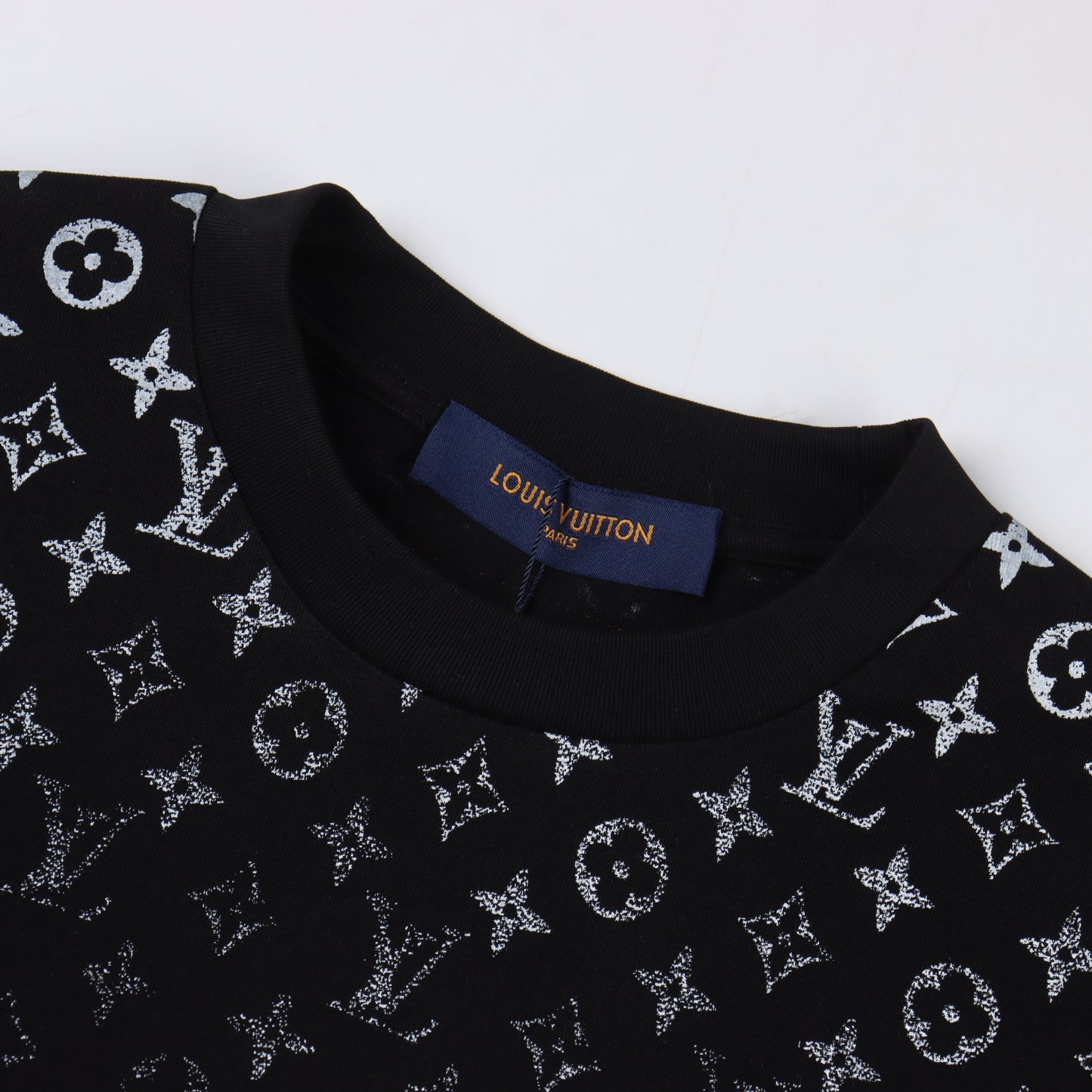 LOUIS VUITTON T-SHIRT - SUPER CLONE