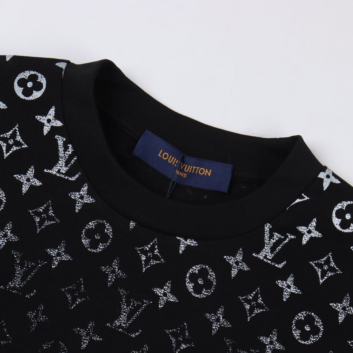 LOUIS VUITTON T-SHIRT - SUPER CLONE