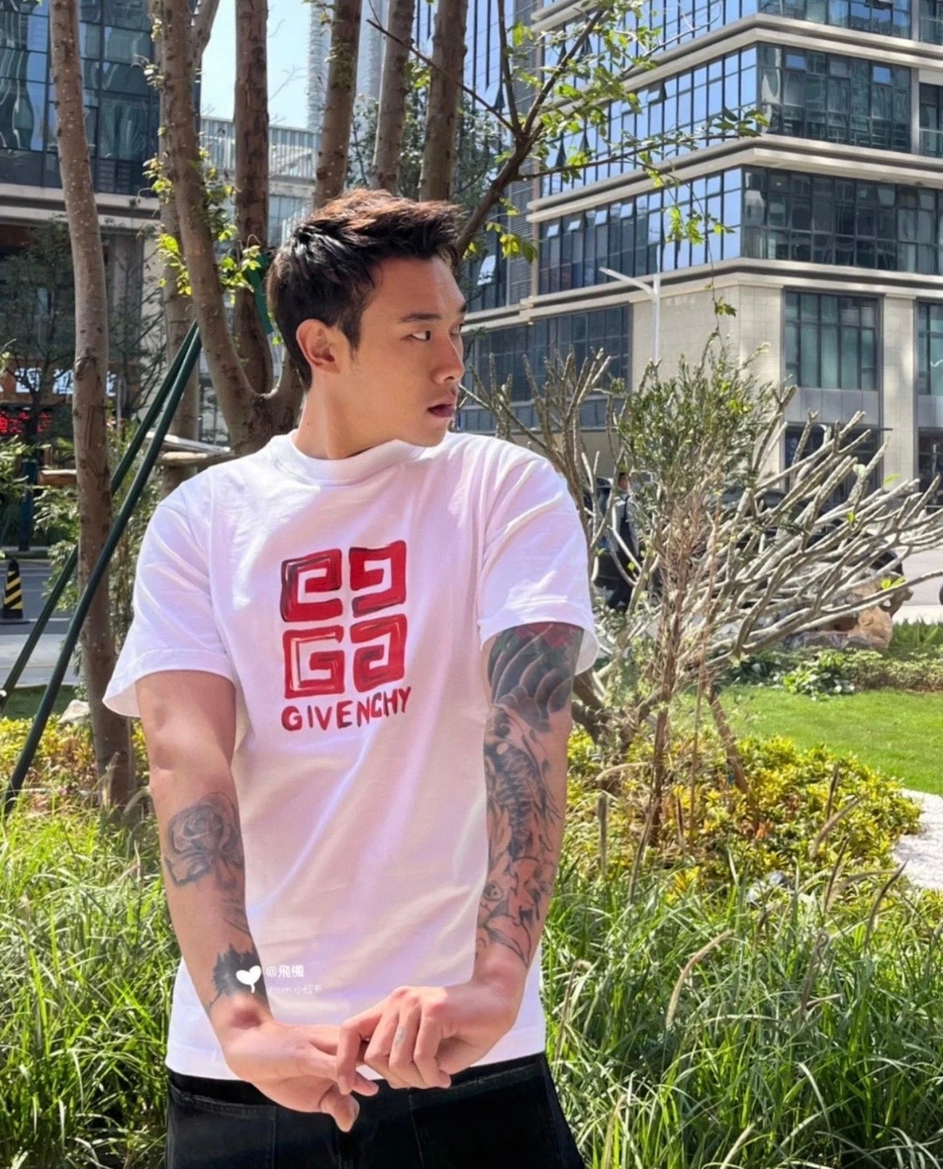 GIVENCHY T-SHIRT - SUPER CLONE