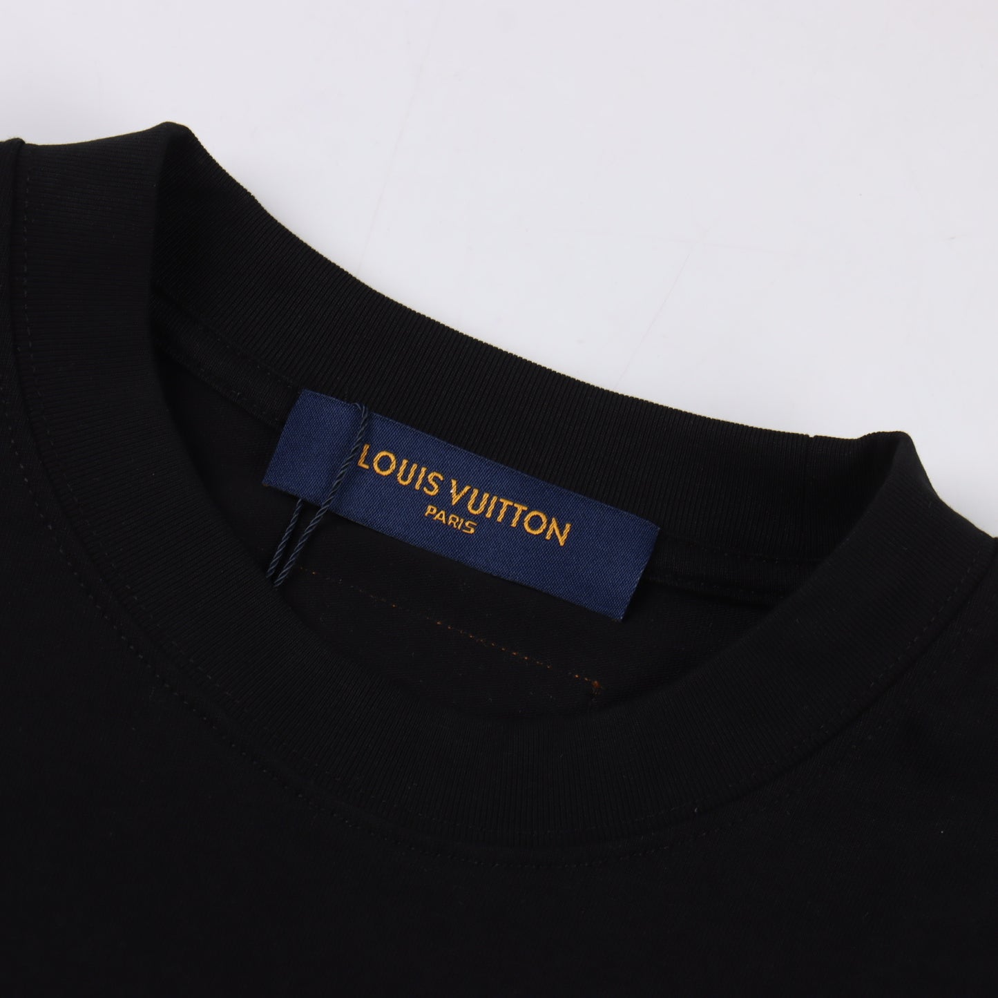 LOUIS VUITTON T-SHIRT - SUPER CLONE