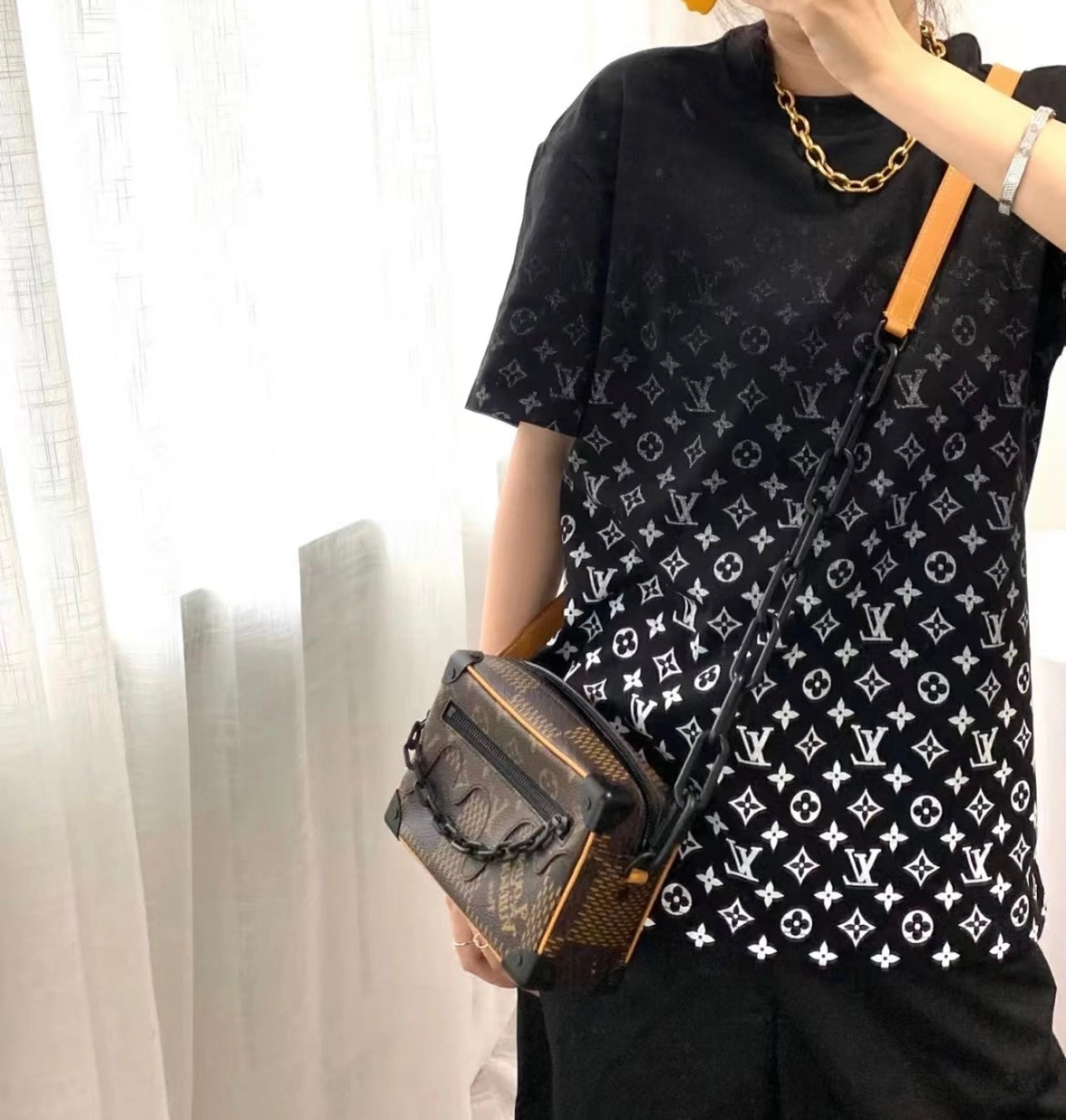 LOUIS VUITTON T-SHIRT - SUPER CLONE
