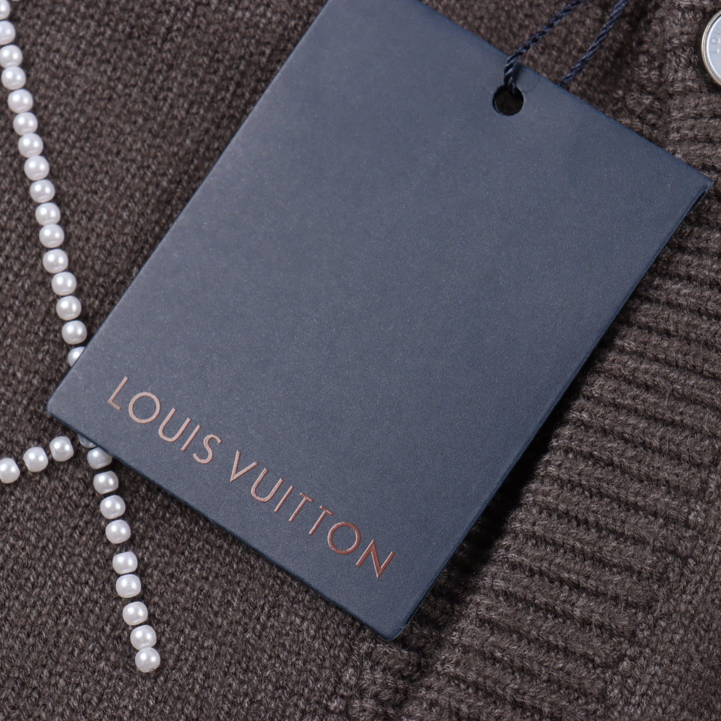 LOUIS VUITTON SLEEVED - SUPER CLONE