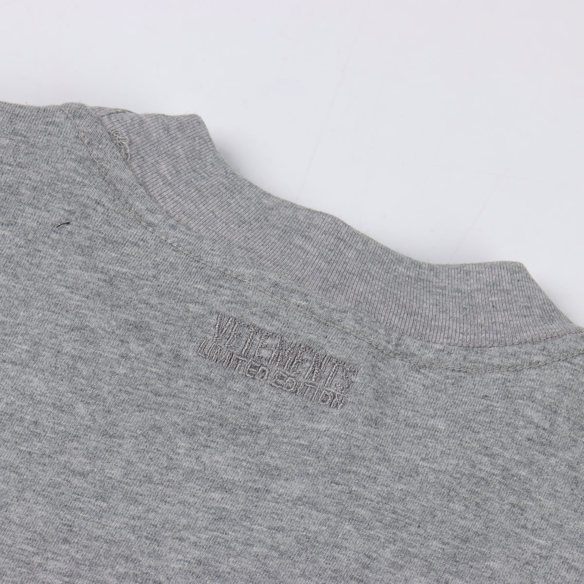 VETEMENTS T-SHIRT - SUPER CLONE