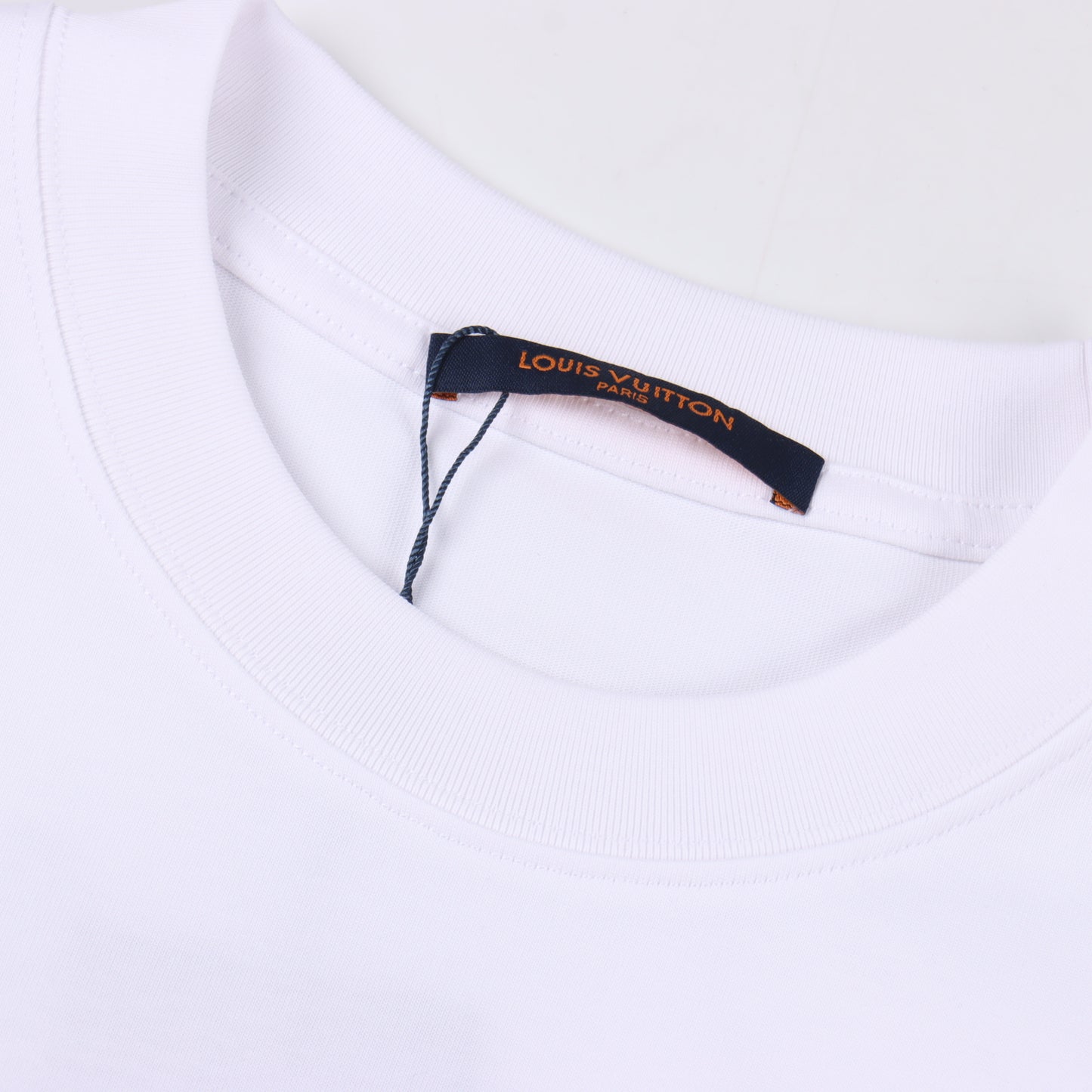 LOUIS VUITTON T-SHIRT - SUPER CLONE