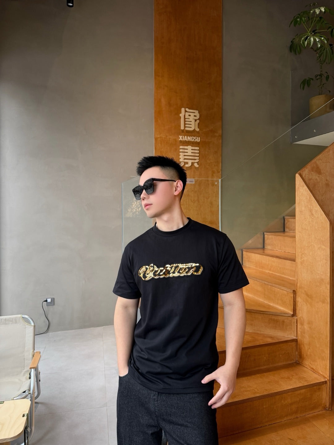 LOUIS VUITTON T-SHIRT - SUPER CLONE