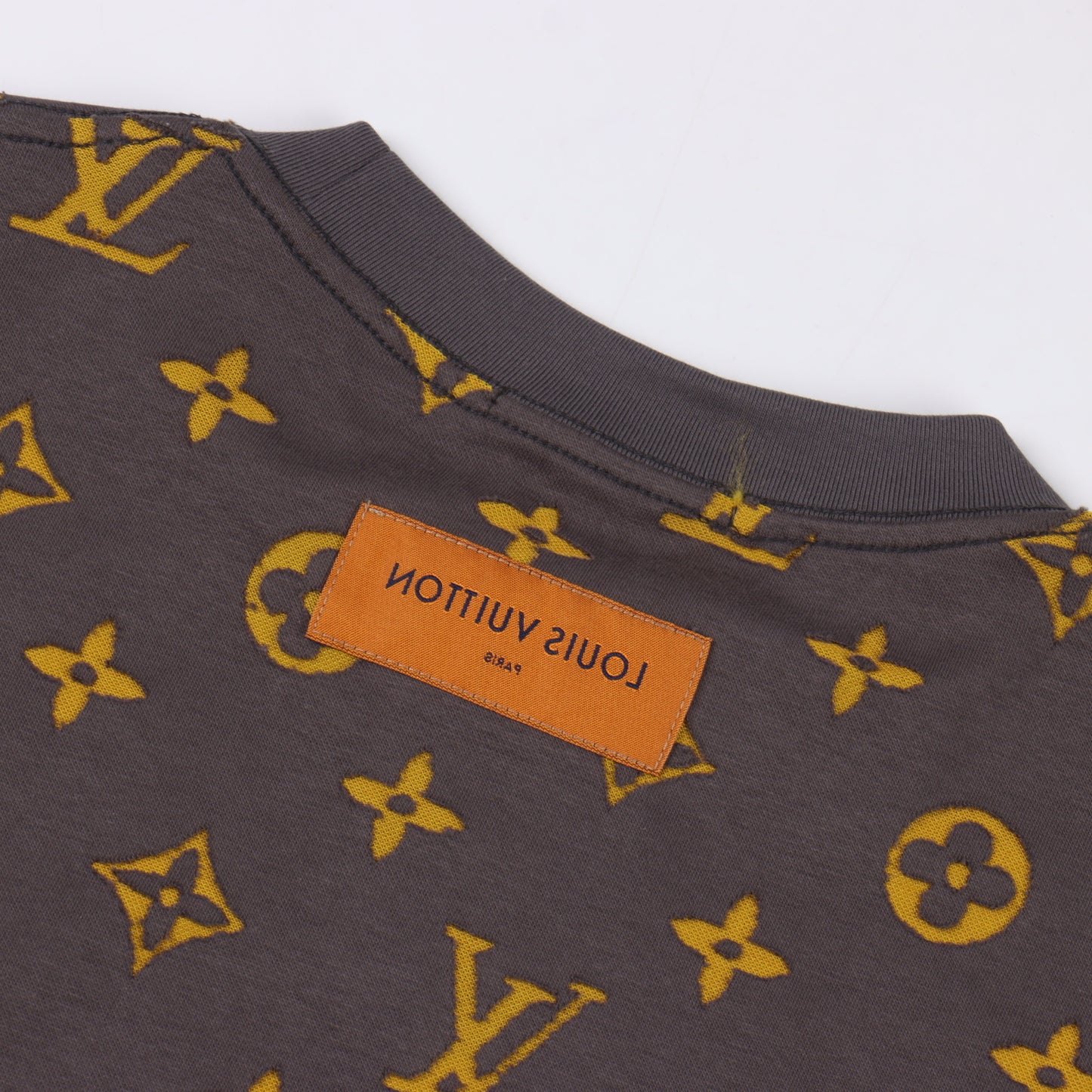 LOUIS VUITTON T-SHIRT - SUPER CLONE