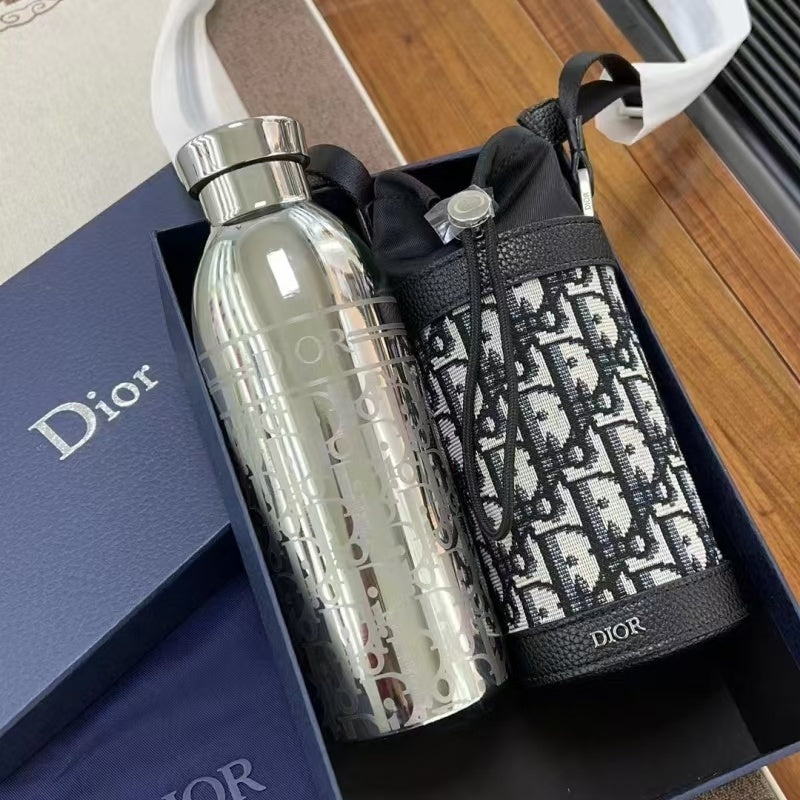 Dior Bottle 500ML (2 Farben) – mit Box