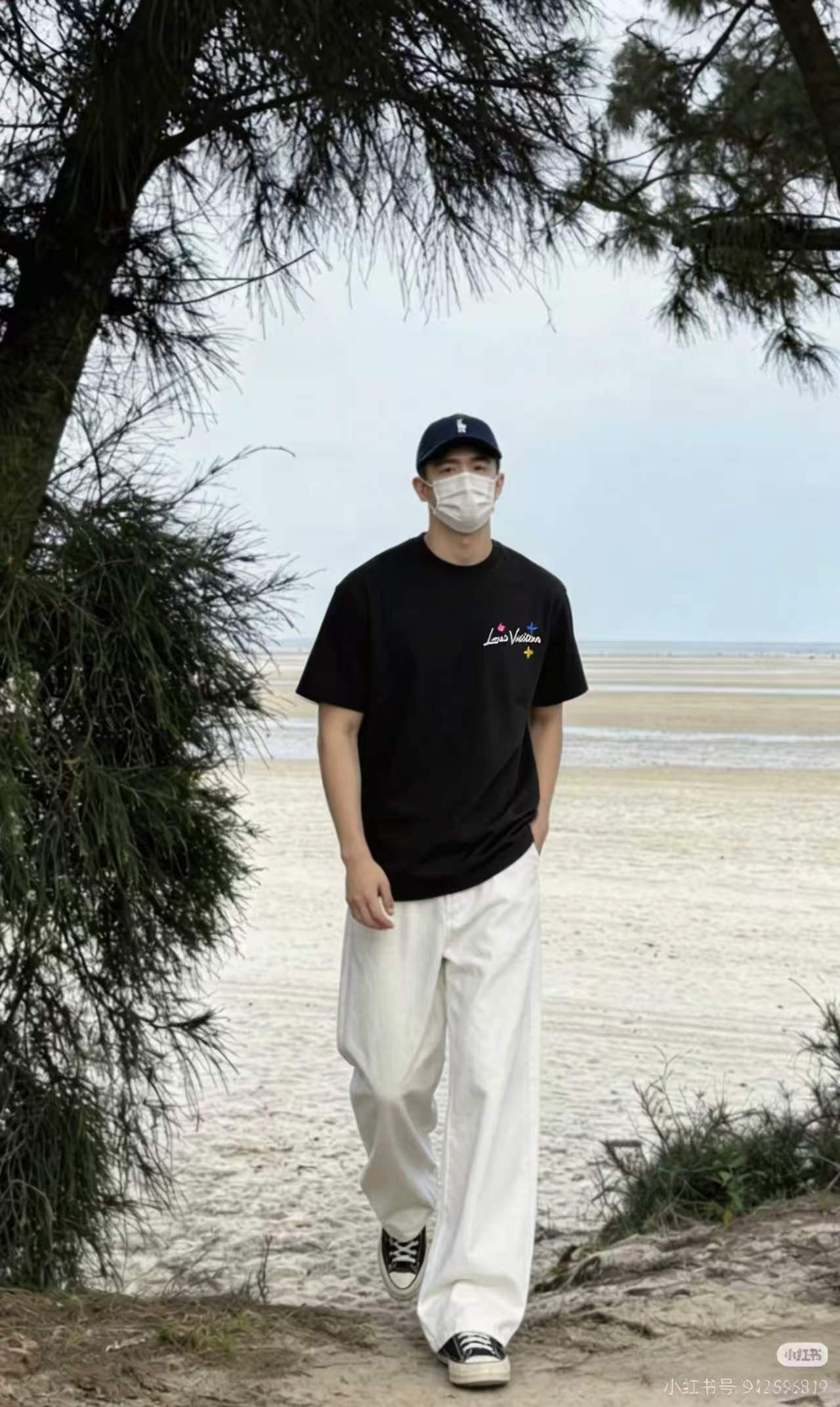 LOUIS VUITTON T-SHIRT - SUPER CLONE