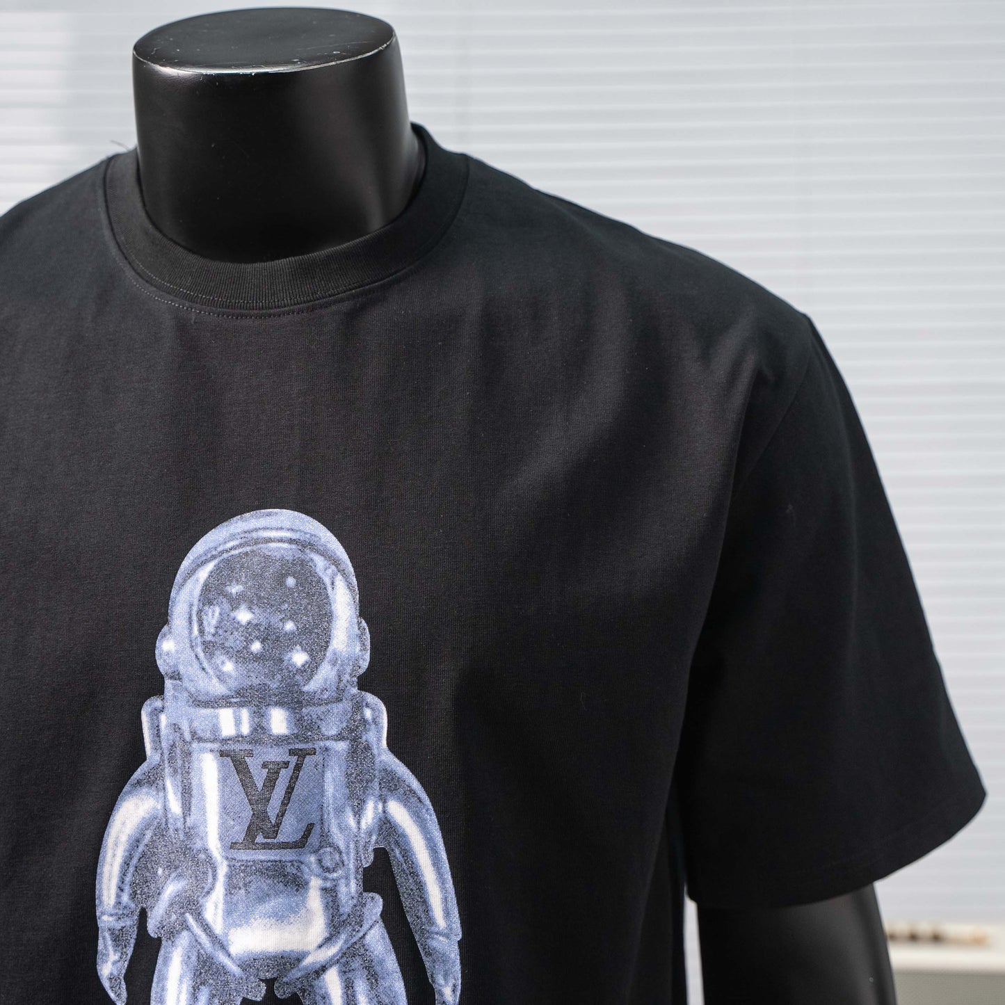 LOUIS VUITTON TRAVELLER ROBOT T-SHIRT – 1:1 HIGH END