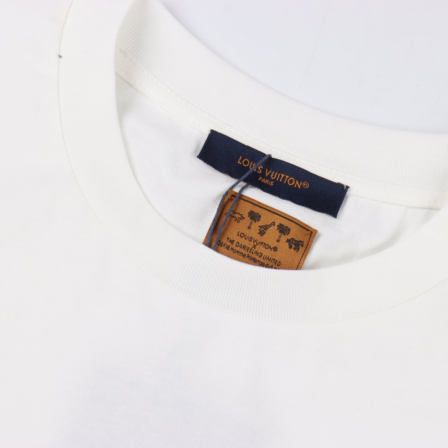 LOUIS VUITTON T-SHIRT - SUPER CLONE