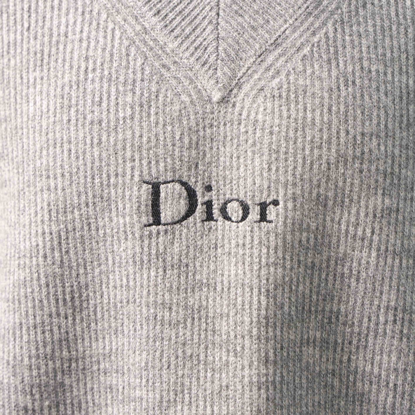 DIOR CD V-NECK WOOL SWEATER – 1:1 HIGH END