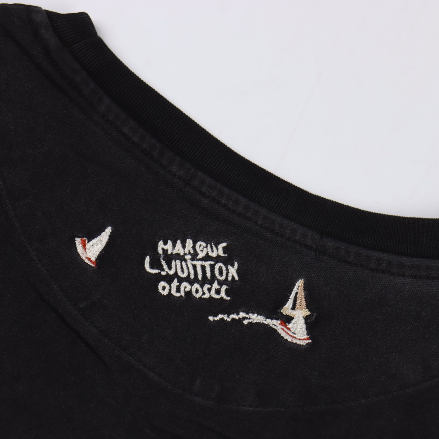 LOUIS VUITTON T-SHIRT - SUPER CLONE