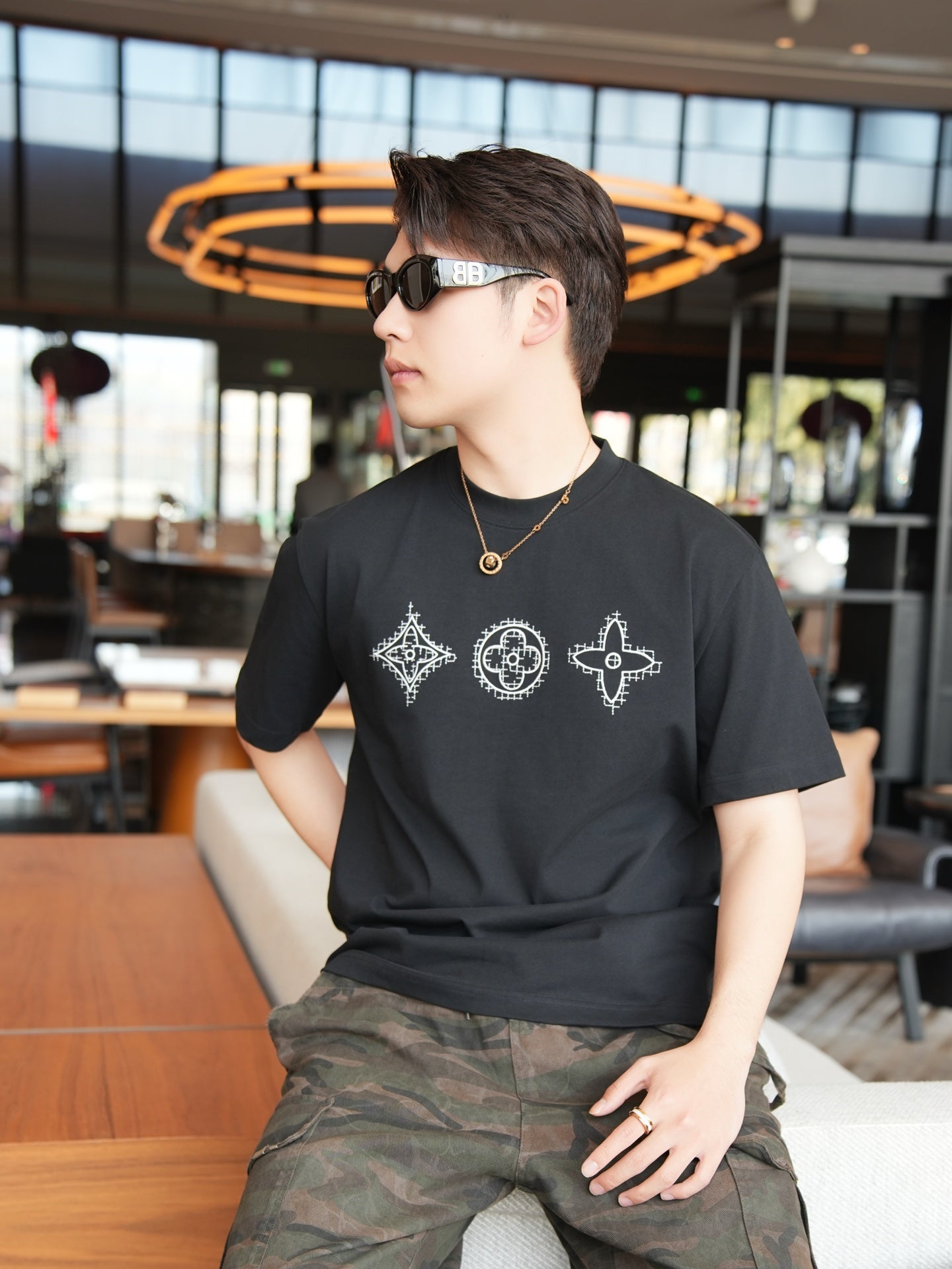 LOUIS VUITTON T-SHIRT - SCHWARZ / WEIß - SUPER CLONE 260g