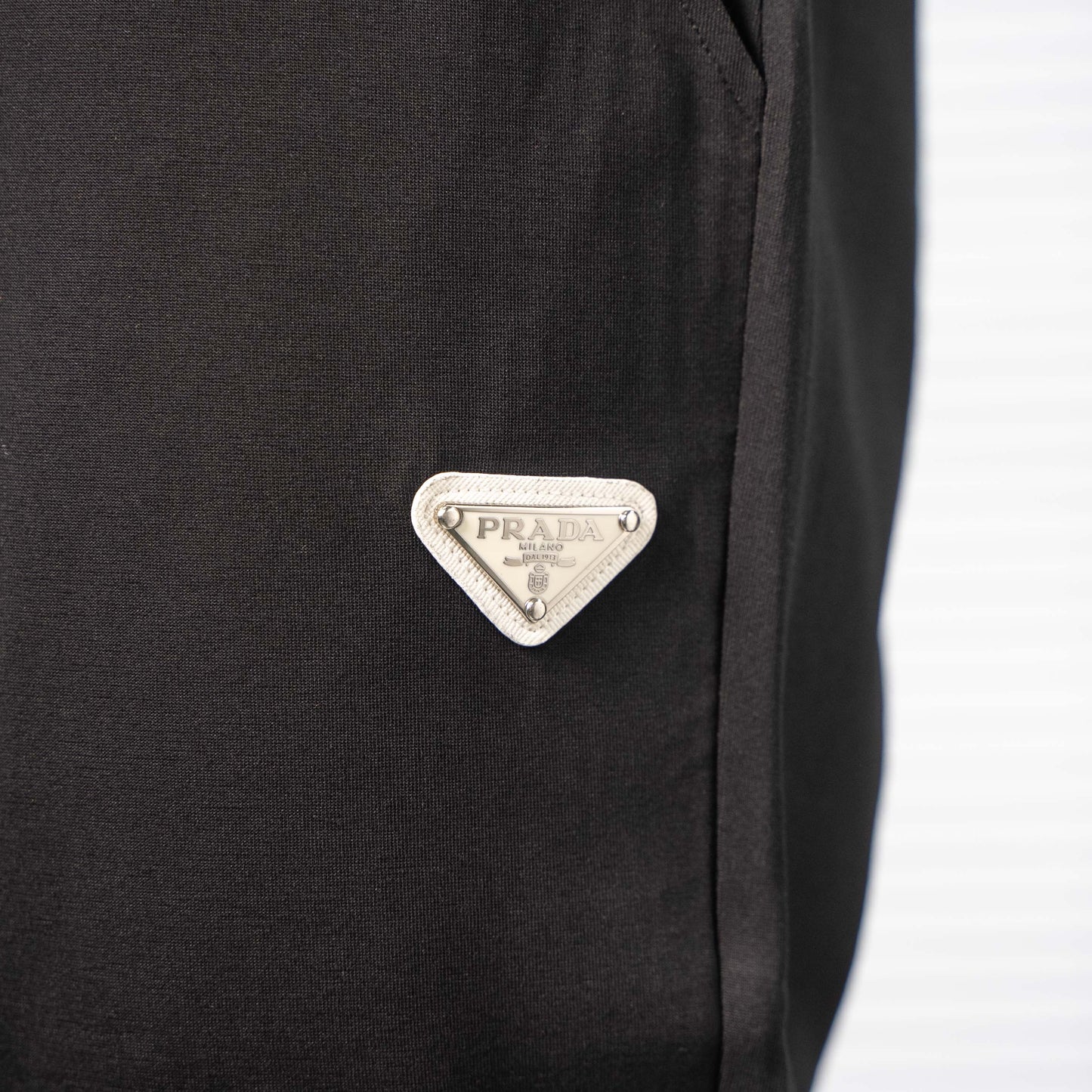 PRADA 2025SS INVERTED TRIANGLE CONTRAST POCKET TRACK PANTS – 1:1 HIGH END