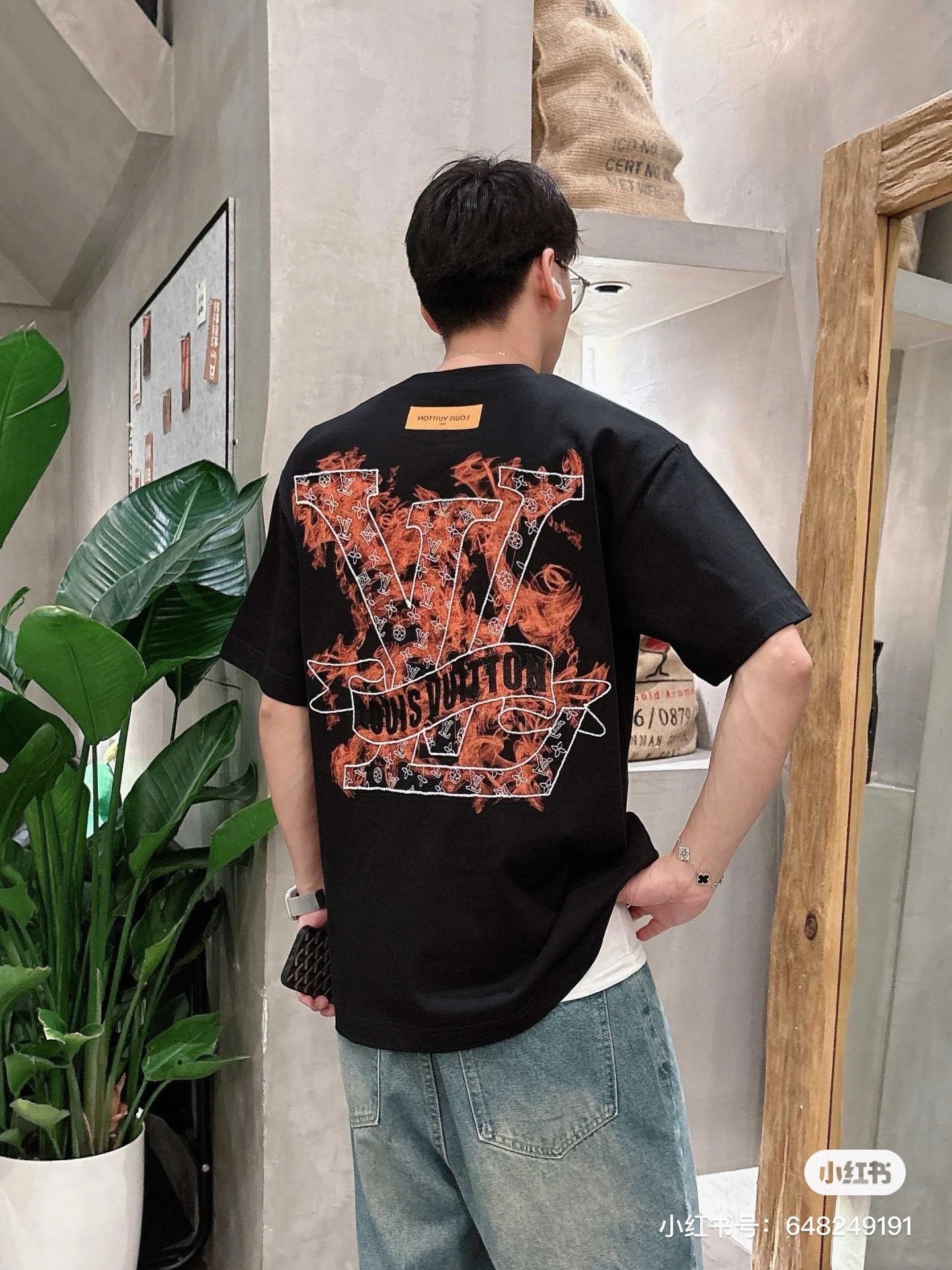 LOUIS VUITTON T-SHIRT - SUPER CLONE