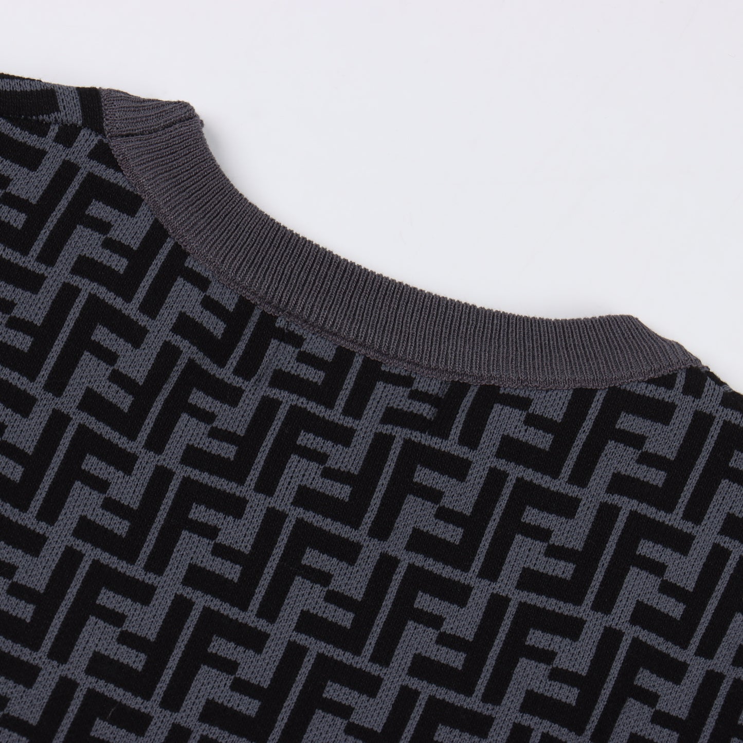 FENDI T-SHIRT - SUPER CLONE