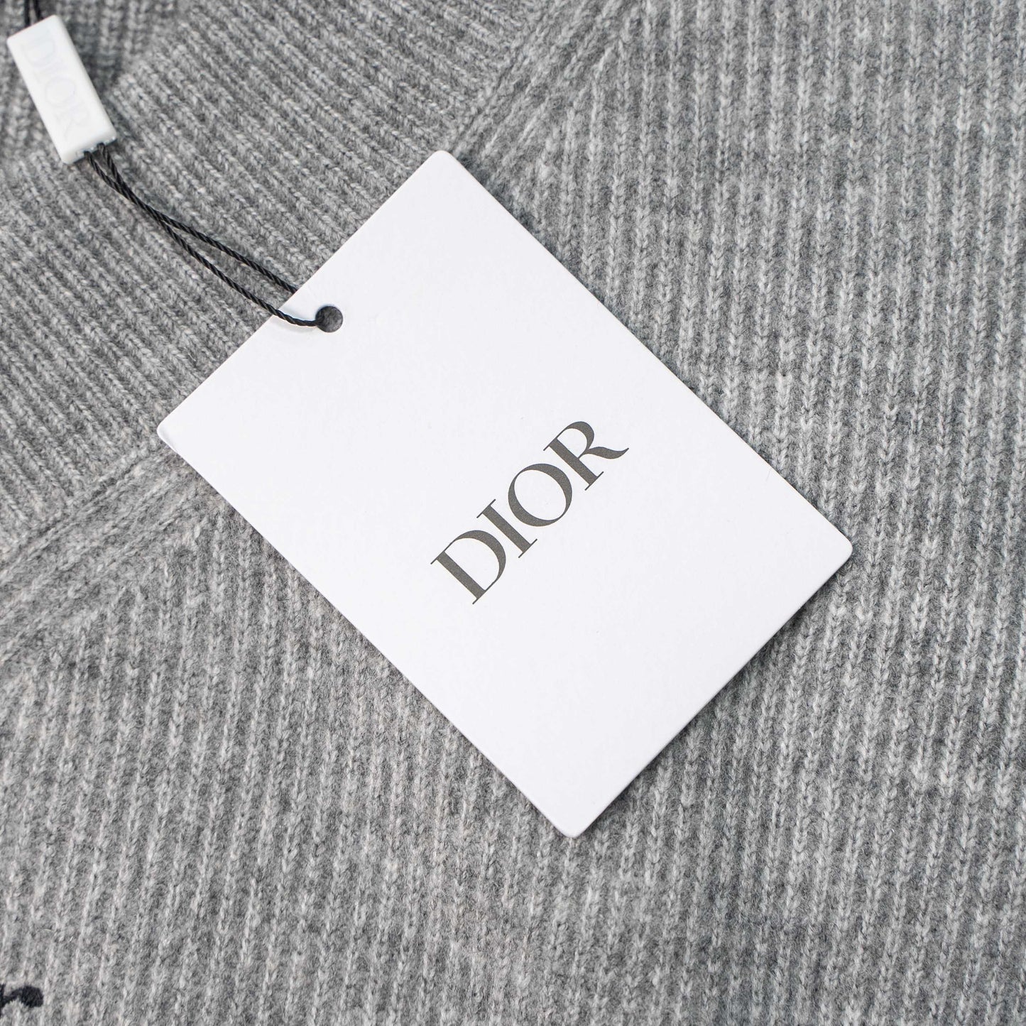 DIOR CD V-NECK WOOL SWEATER – 1:1 HIGH END