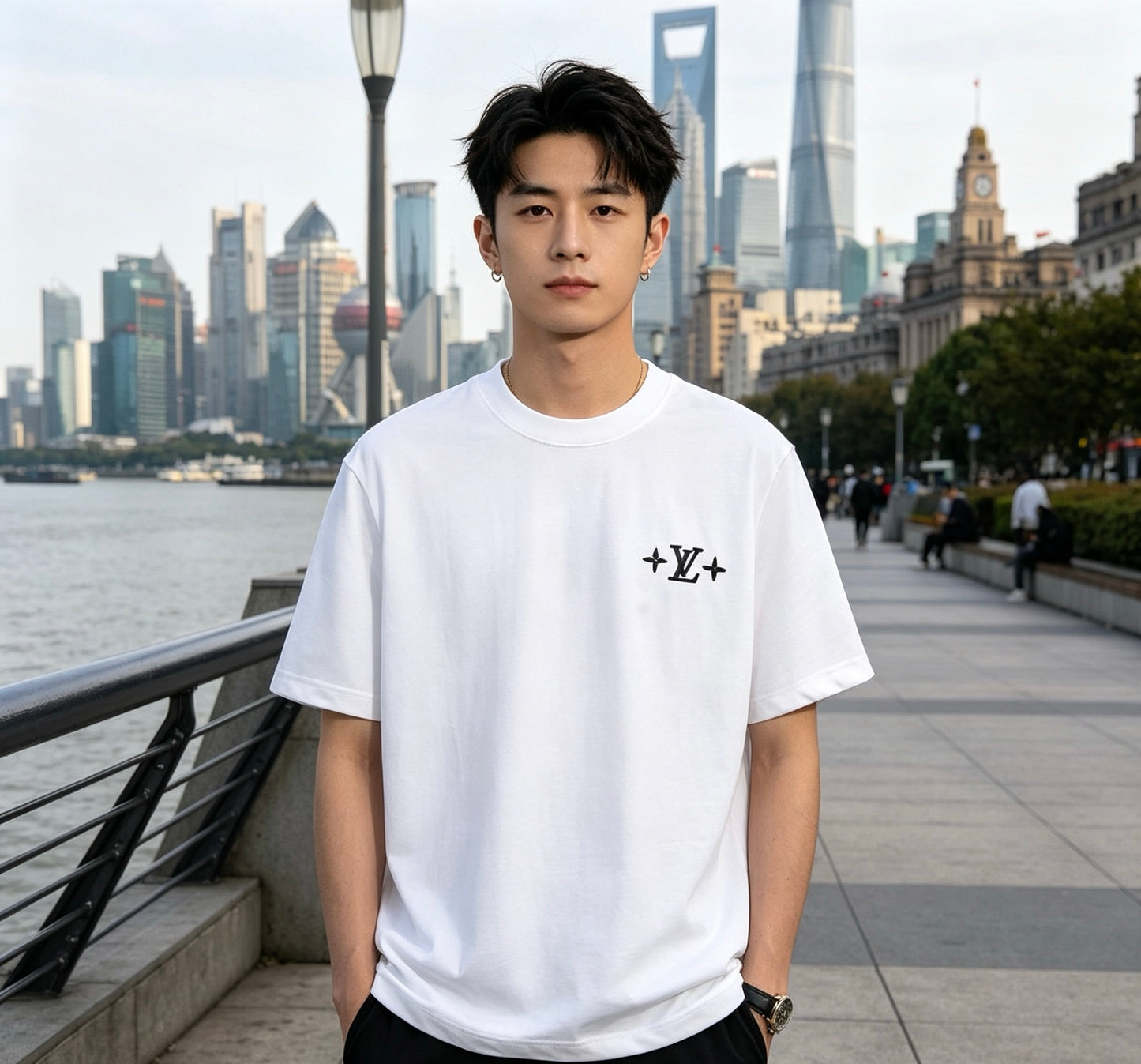 LOUIS VUITTON T-SHIRT - SUPER CLONE