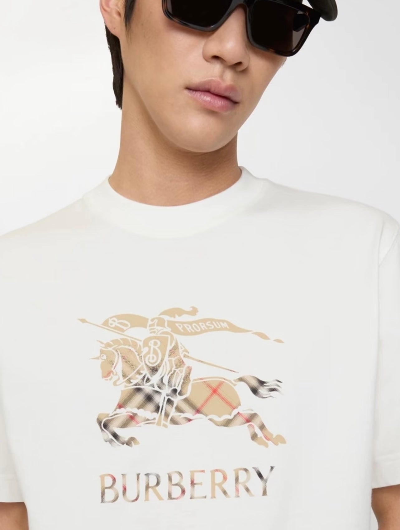BURBERRY T-SHIRT - SUPER CLONE